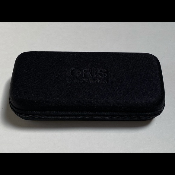 Men’s Oris Aquis Date 43mm Watch - Picture 16 of 16